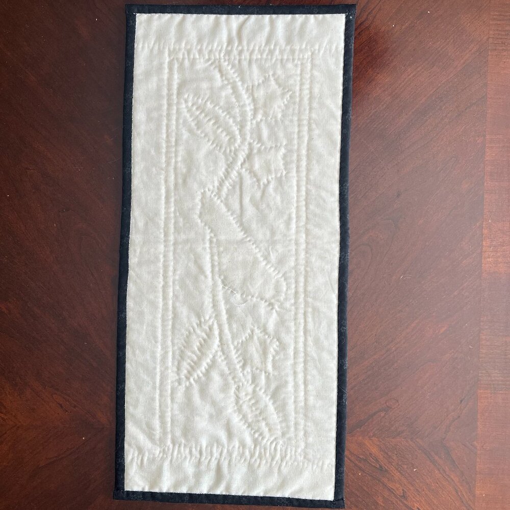 Handcrafted Appliqué Folk Art BLACK BIRD Quilt Table Runner / Topper ~ Handmade - Picture 10 of 13